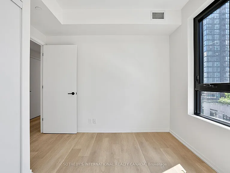109 Erskine Ave #1110 — Photo 40