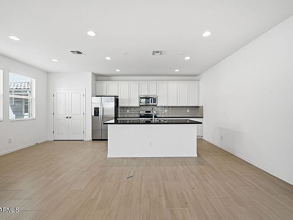 5th image of 24000 N 146TH Lane