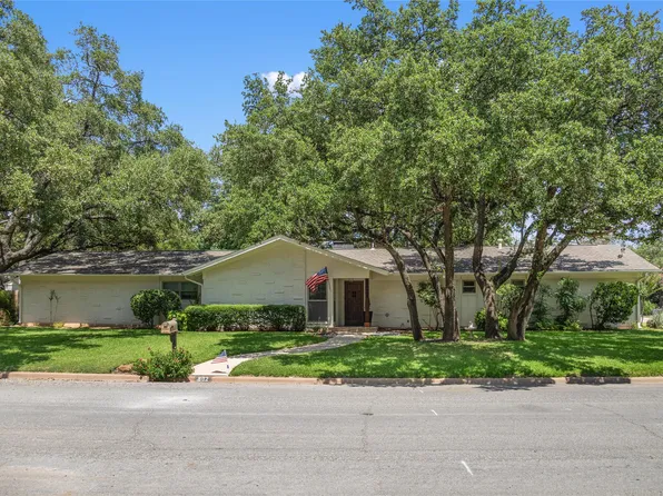 802 Oakpark Dr, Brownwood, TX 76801