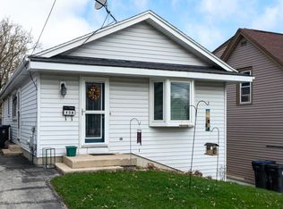 138 4th St, Waukesha, WI