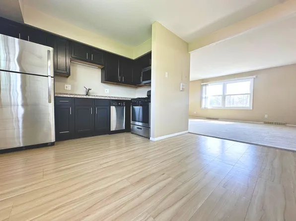 Parkview Manor, 1407 Parkway Dr #Pm-309-203, Pt Washington, WI 53074