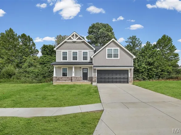 208 Bunkum Woods Dr, Fairview Heights, IL 62208