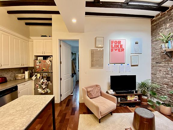 2nd image of 571 Greene Ave APT 3