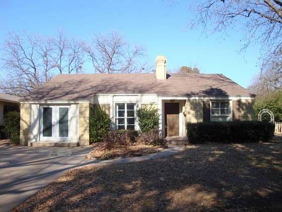 1st image of 2422 Cambridge Ave