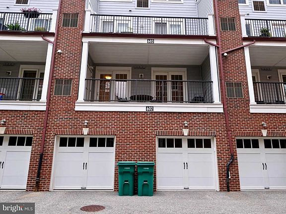4th image of 602 Admirals Way