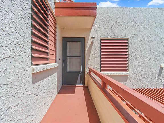 5th image of 514 SPRING LAKES BOULEVARD