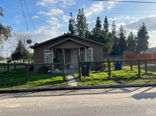 319 Sycamore Dr, Bakersfield, CA 93308