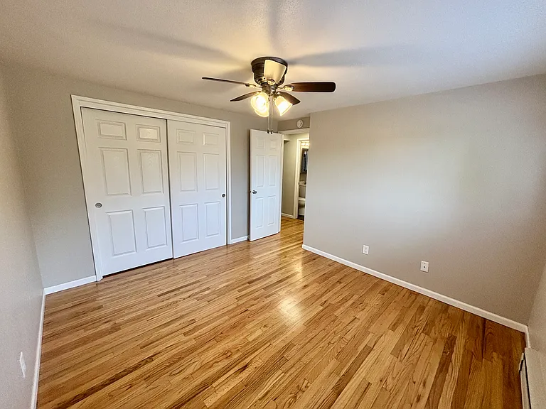 1122 Catalpa Cir #B — Photo 9
