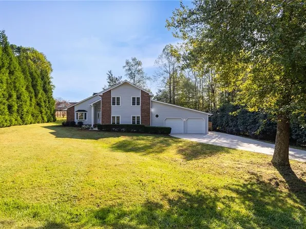 4941 West Rd, Kernersville, NC 27284