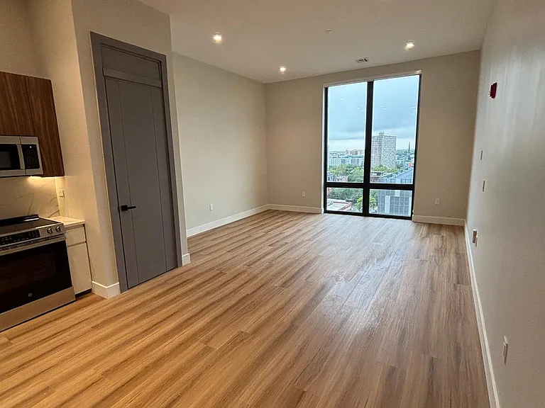 303 Washington St #6D — Photo 5