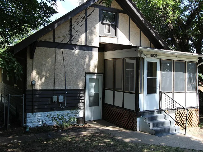 4619 California St — Photo 3