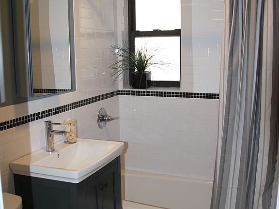 5th image of 2052 31st St APT C1