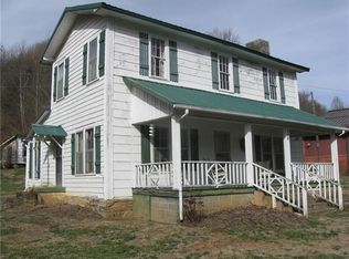 131 Dale Adams Rd, Sugar Grove, NC 28679