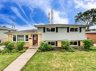 441 S Ardmore Ter, Addison, IL 60101