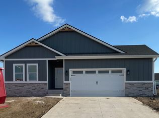 2515 N 8th Ave E, Newton, IA 50208