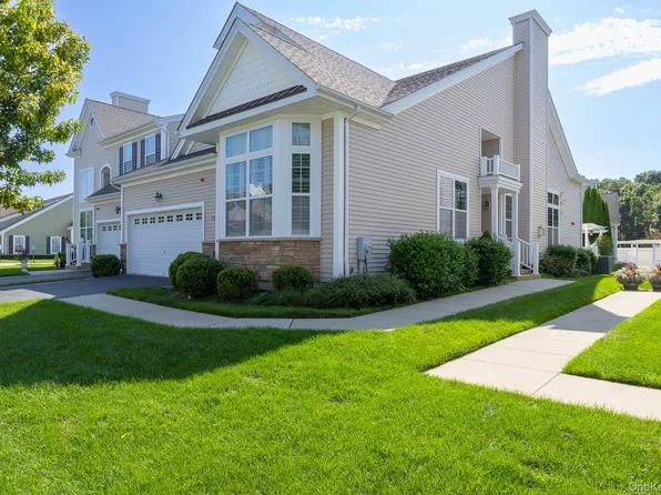 51 Toni Court, Center Moriches, NY 11934