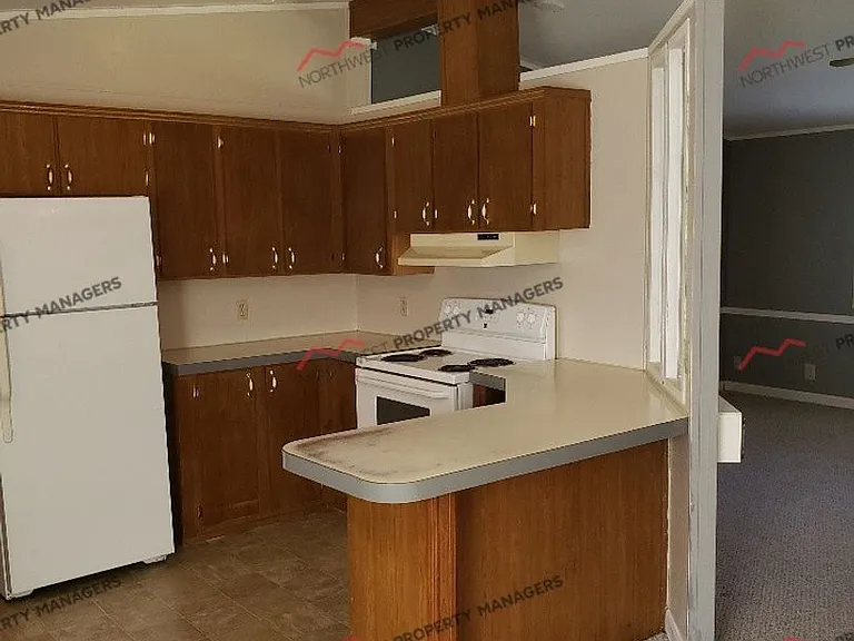 2495 NE Kresky Ave — Photo 8