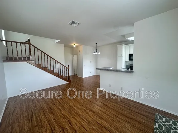 86 Maegan Pl APT 5, Thousand Oaks, CA 91362