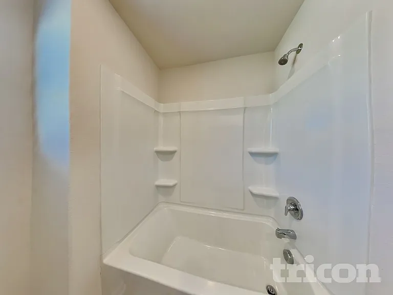 260 Chedworth Dr — Photo 17