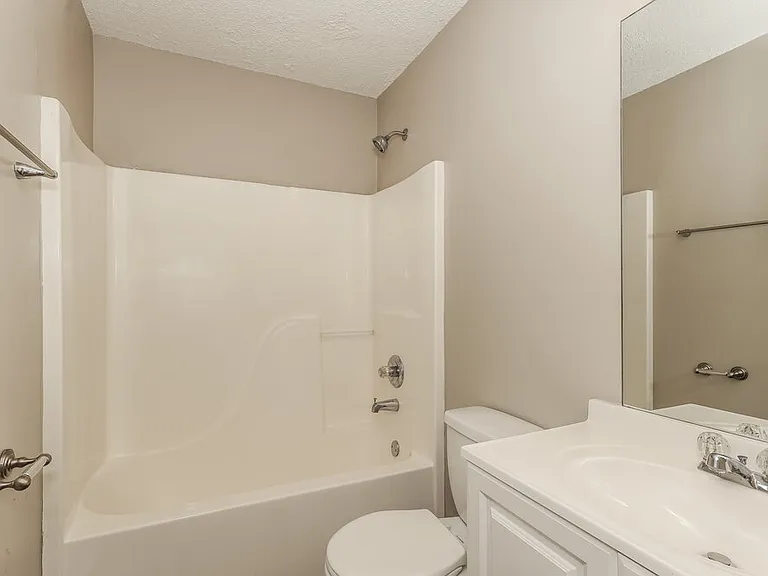 2150 Ivy Ln — Photo 16