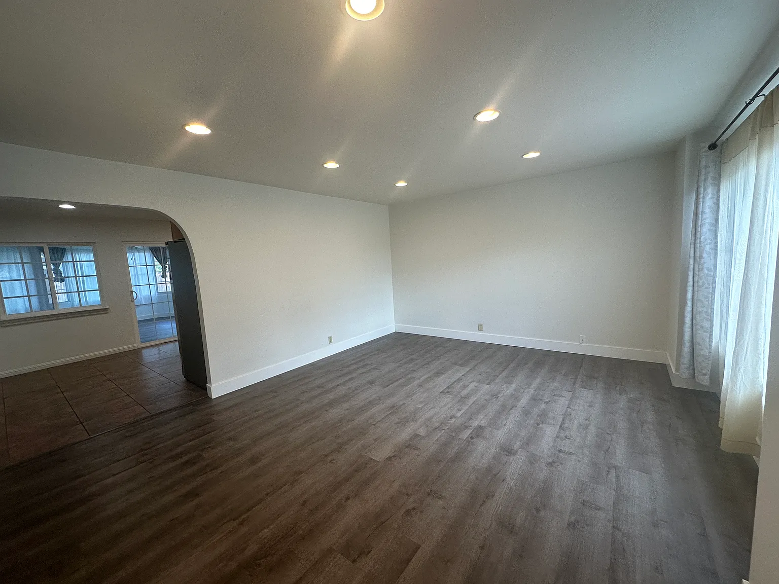 3 bed, 1287 sqft, $4,150 — Photo 3