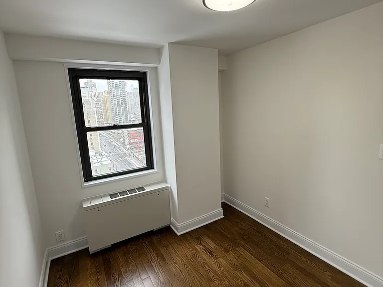 145 E 15th St #7 — Photo 7