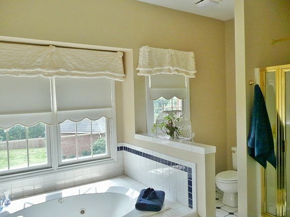 5th image of 1205 Hillhurst Cir