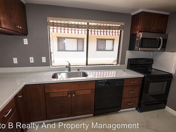 2nd image of 821 Monty Cir