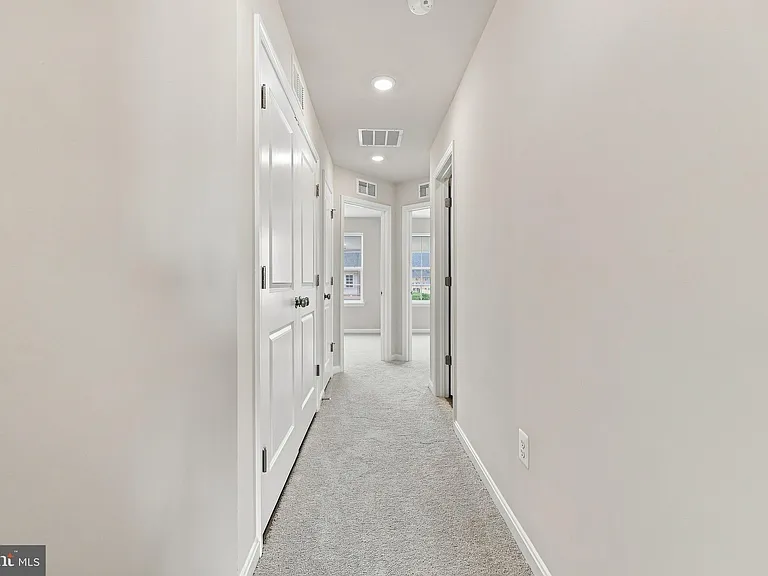 394 Seeback Dr — Photo 20