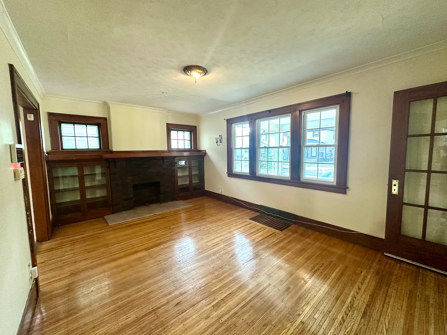 3 bed, 1.5 bath, 1248 sqft, $1,650 — Photo 3