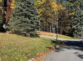 E Reservoir Ave, Pen Argyl, PA 18072