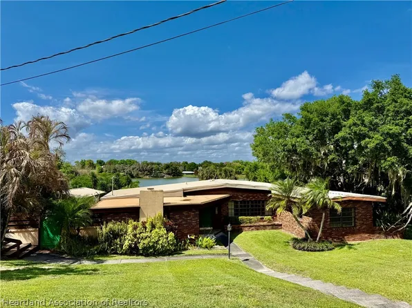 603 Lake Blue Dr, Lake Placid, FL 33852