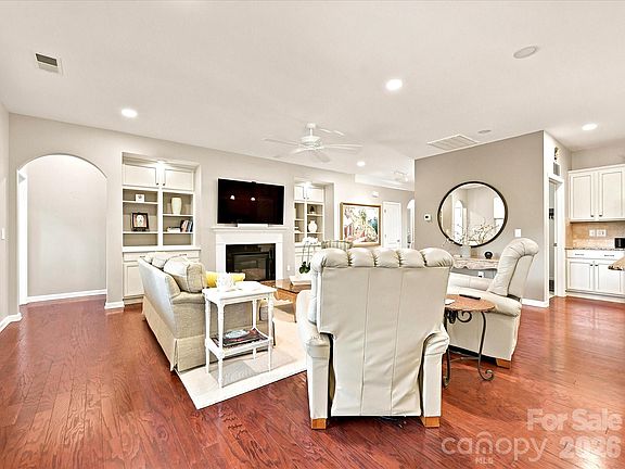 5th image of 1726 Tailed Hawk Way