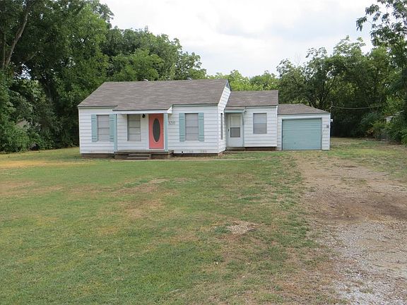 3rd image of 3210 Saint Lo Dr