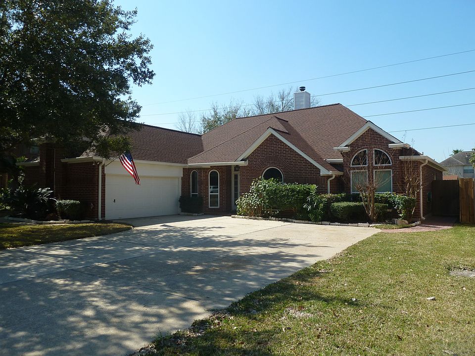10203 Hedge Way Drive