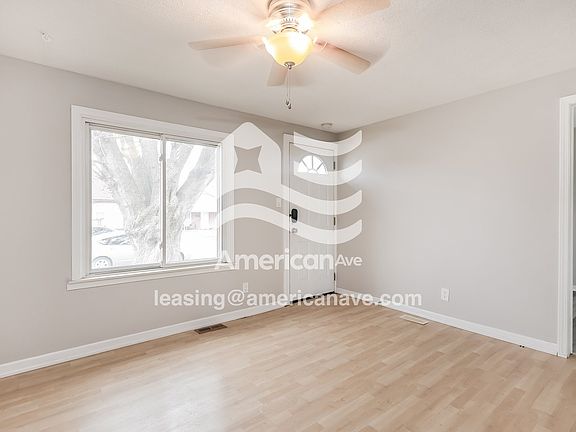 1590905_003_wm_-_living_room_13618823.jpg