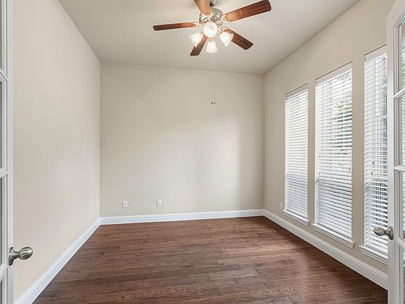4th image of 2428 Ranchview Dr