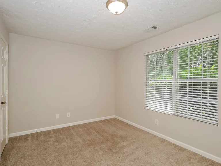 2059 Oak Terrace Dr SE — Photo 14