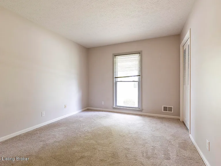 2901 Creekside Dr — Photo 16