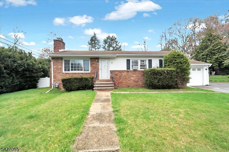 1st image of 1 Sanders Ct