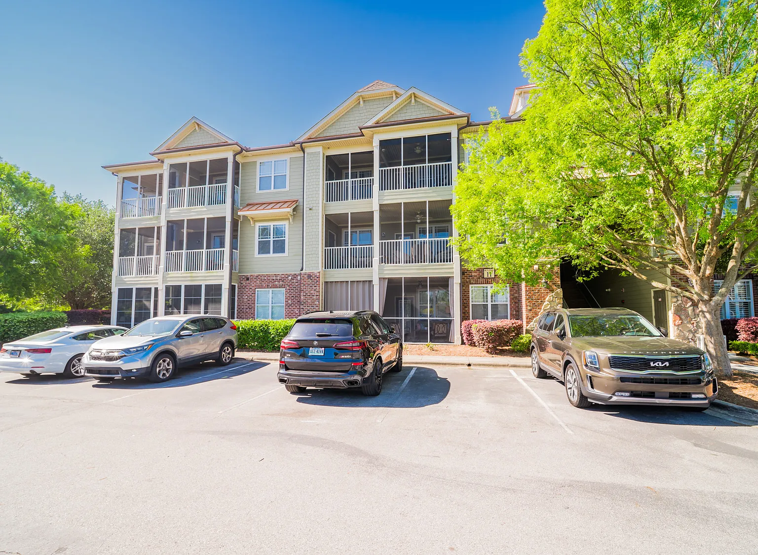 3 bed, 1399 sqft, $1,800 — Photo 2
