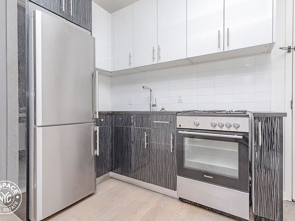 1st image of 824 Saint Johns Pl #F2