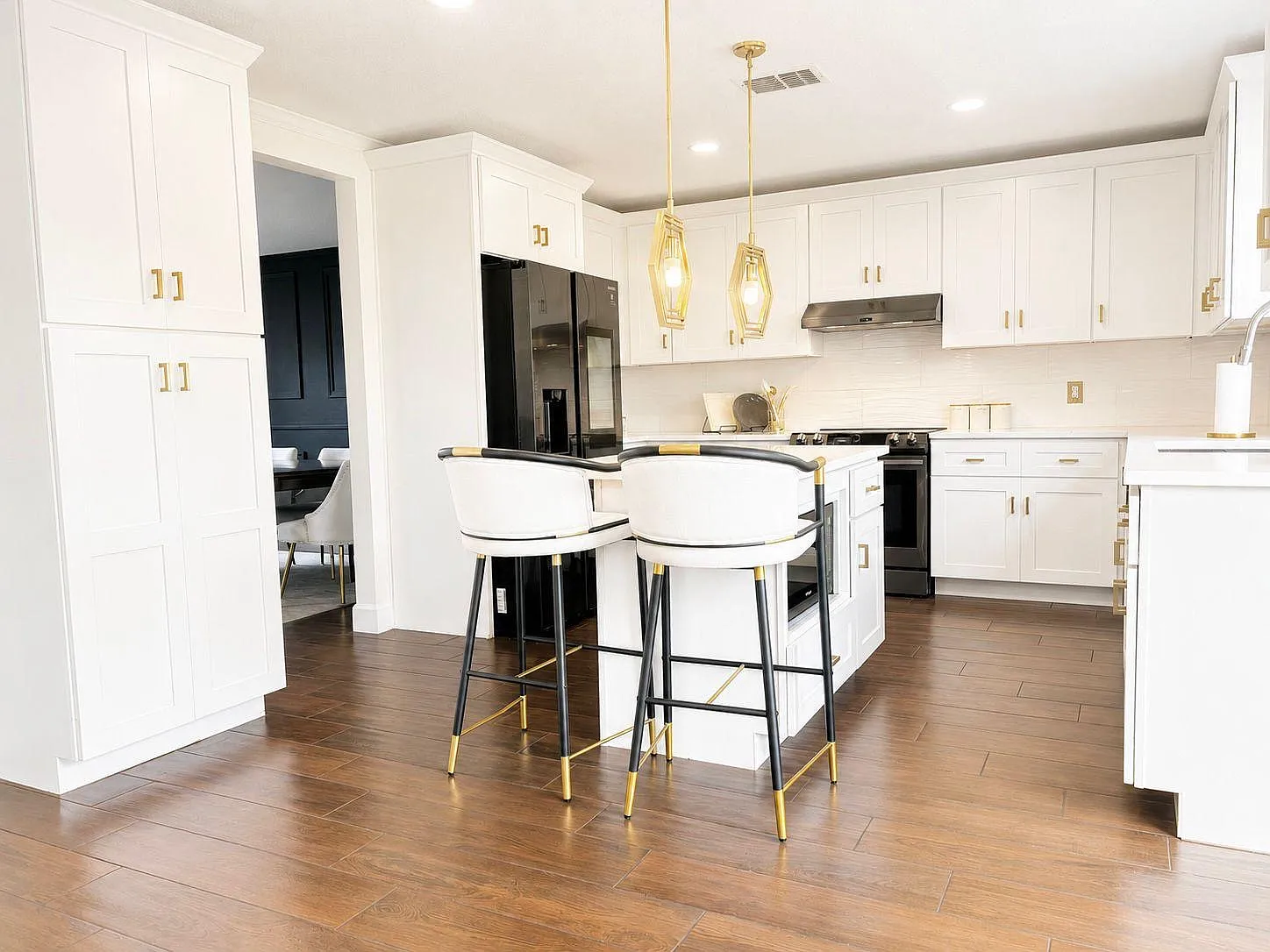 4 bed, 2170 sqft, $3,000 — Photo 4