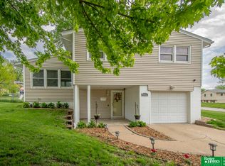 6011 N 68th St, Omaha, NE 68104