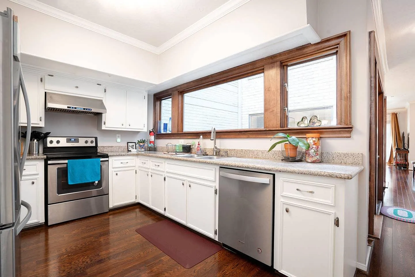 2214 Welch St — Photo 2