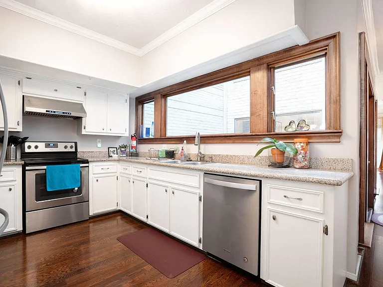 2214 Welch St — Photo 2