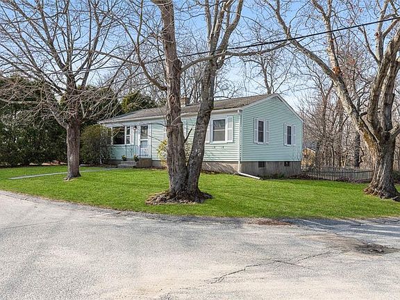 3rd image of 32 Overhill Rd
