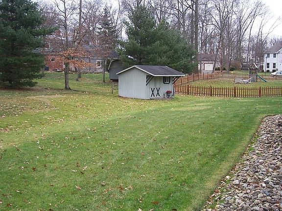 4th image of 21 White Oak Ct