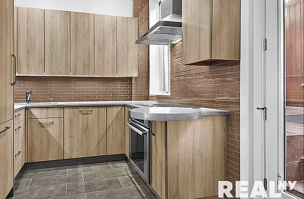 Rented by REAL New York | media 9