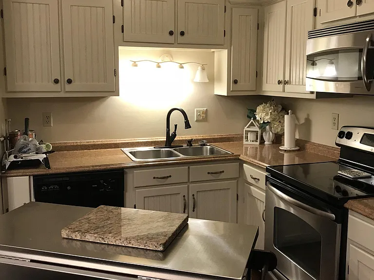 516 Lakeside Dock Dr #6 — Photo 3